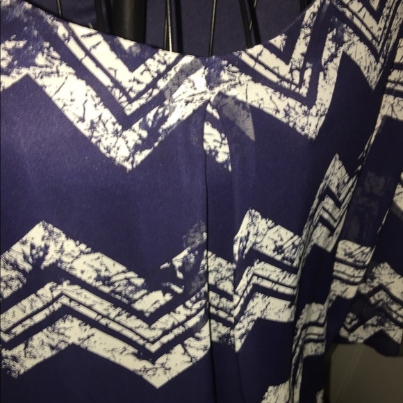 New Directions size XL blue and white lined semi sheer with flair sleeves - Picture 2 of 8